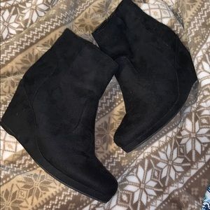 Wedge heels